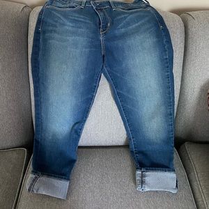EUC Denizen from Levi’s Capris Size 12